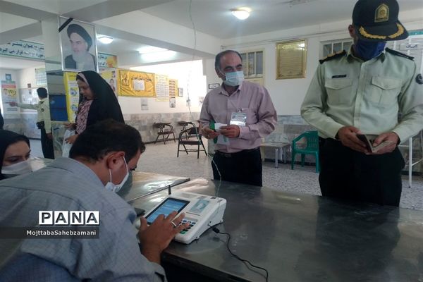 حضور  پرشور مردم در پای صندوق های رای شهرستان کاشمر