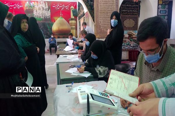 حضور  پرشور مردم در پای صندوق های رای شهرستان کاشمر