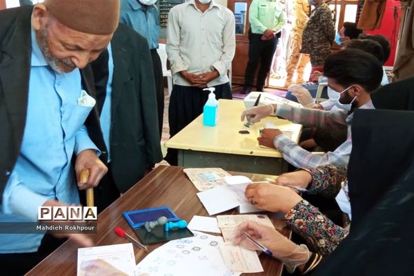 حضور پرشور مردم قاینات پای صندوق های رأی در انتخابات 1400