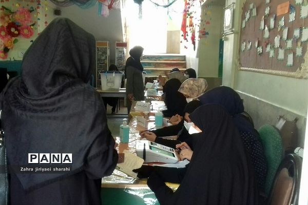 حضور مردم خاورشهر در پای صندوق‌های رای