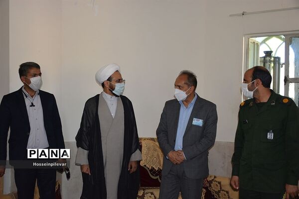 بازدید فرماندار و امام جماعت شهرستان خوسف از شعبه‌های اخذ رای شهرستان خوسف استان خراسان جنوبی