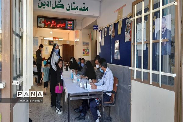 حضور حماسه ساز مردم سرایان در پای صندوق های رأی
