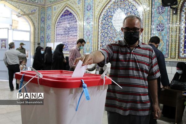 مشارکت و حضور مردم اهواز در انتخابات 1400-2