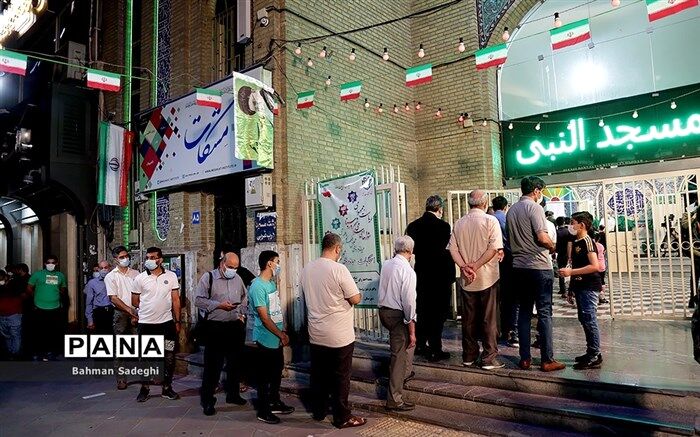 همتی، قاضی‌زاده و رضایی خواستار تمدید زمان رای‌گیری تا 2 بامداد شدند