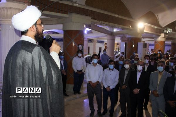 غبارروبی گلزار شهدای بوشهر