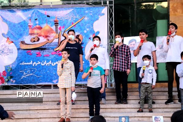 کاروان شادی با هدف شور انتخاباتی رای اولی‌ها