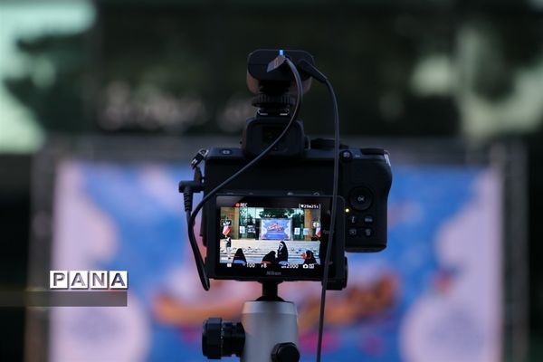 کاروان شادی با هدف شور انتخاباتی رای اولی‌ها