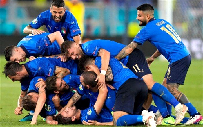 اقتدار ایتالیا کامل شد؛ ولز باخت و صعود کرد