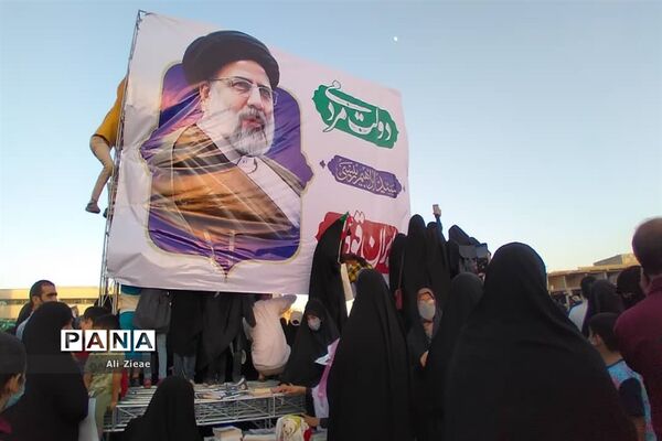 جشن مردم مشهد برای پیروزی رئیس جمهوری منتخب