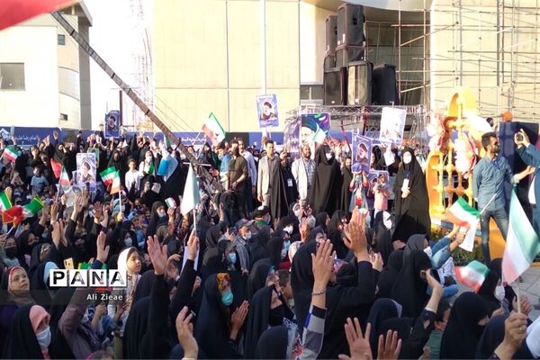 جشن مردم مشهد برای پیروزی رئیس جمهوری منتخب
