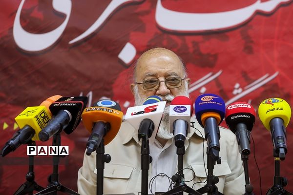 نشست خبری مهدی چمران