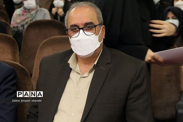 دومین روز تجلیل از دانش‌آموزان برگزیده مسابقات فرهنگی‌هنری در ناحیه یک شهرری