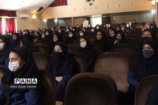 دومین روز تجلیل از دانش‌آموزان برگزیده مسابقات فرهنگی‌هنری در ناحیه یک شهرری