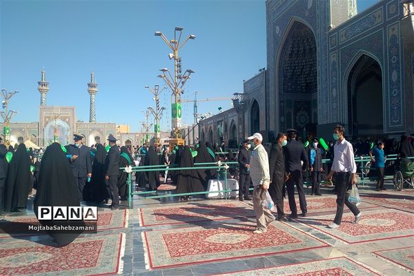 جشن ولادت امام رضا (ع) با حضور رئیس جمهور منتخب مردم در حرم مطهر رضوی