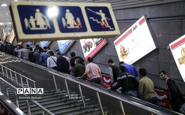 برگزاری پایگاه مشاوره حقوقی به مناسبت هفته قوه قضاییه در متروی تهران