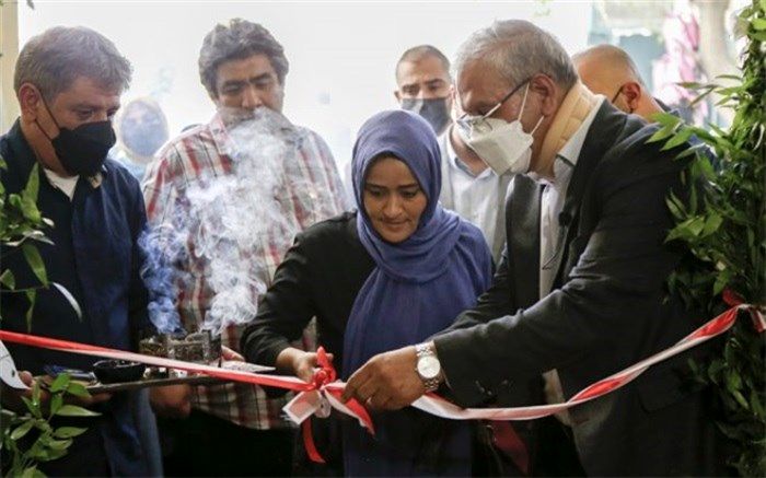 غزل گوش شنوا دارد