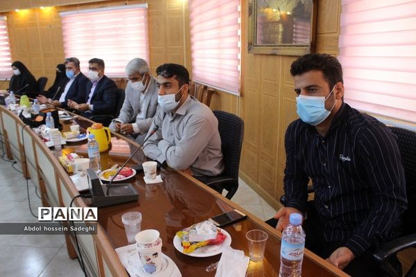 جلسه هم اندیشی روسای ستادهای حامی آیت الله رئیسی در استان بوشهر