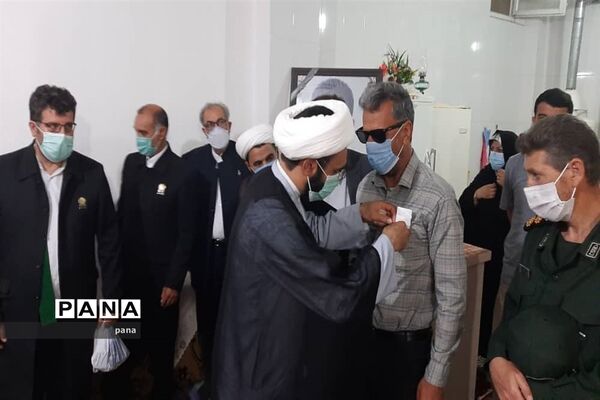 حضور خادمان و حاملان پرچم متبرک امام رضا(ع) در شهرستان میانه