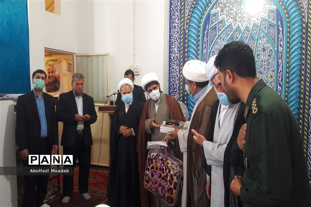 تقدیر از فعالان بسیجی و مسجدی در نماز جمعه  خلیل آباد
