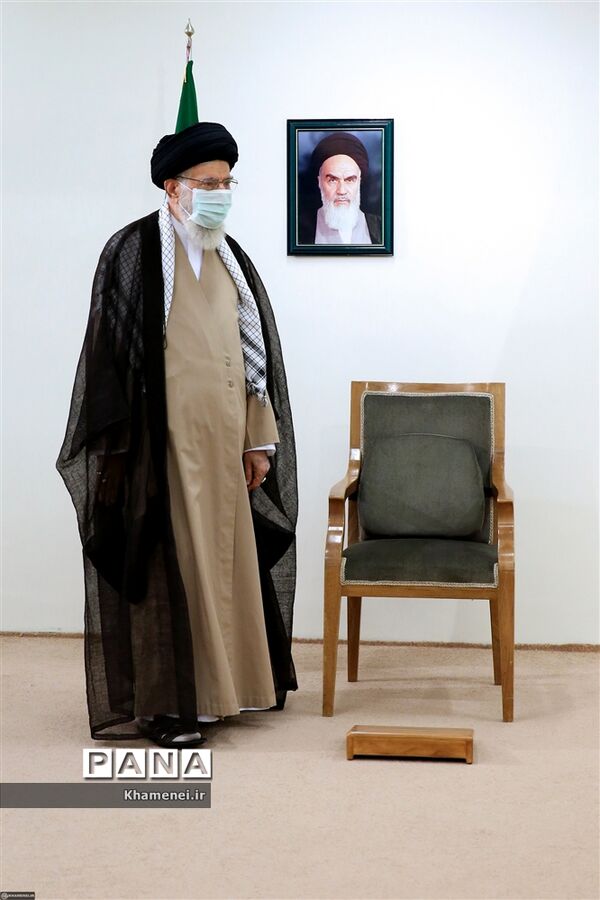 رهبر معظم انقلاب اسلامی دُز اول واکسن کوو ایران برکت را دریافت کردند