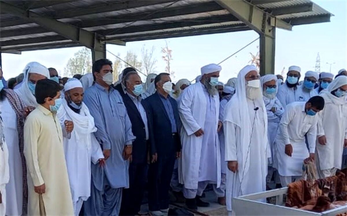 تشییع پیکر یکی از سرباز معلمان در زاهدان