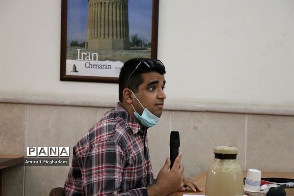 نشست نمایندگان پسر تشکل‌های سازمان دانش‌آموزی با معاون پرورشی و فرهنگی آموزش و پرورش خراسان رضوی