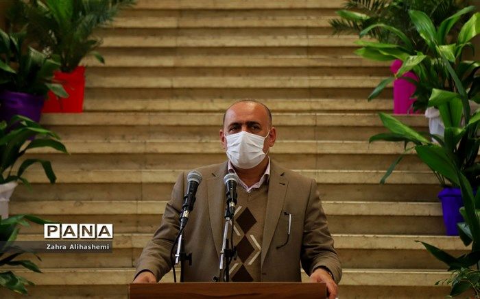 تجلیل از برگزیدگان جشنواره معلمان مولف همزمان با روز قلم