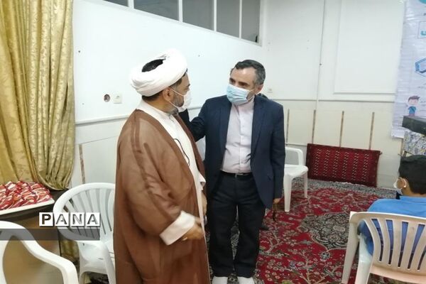 مراسم تجلیل از دانش‌آموزان برگزیده مسابقه دلنوشته موسسه دارالاکرام قم