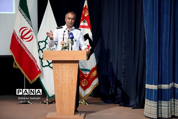 مراسم تقدیر از آتش نشانان حریق پالایشگاه تهران