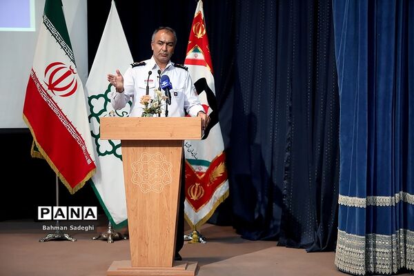 مراسم تقدیر از آتش نشانان حریق پالایشگاه تهران