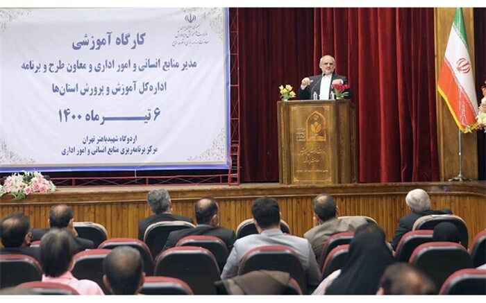 استخدام بیش از ۱۰۲ هزار نیرو در سال ۹۹