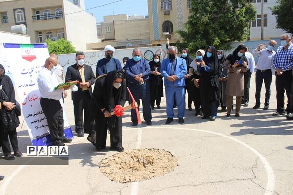 آغاز عملیات اجرایی احداث مدرسه زنده نام رضا دباش در بوشهر
