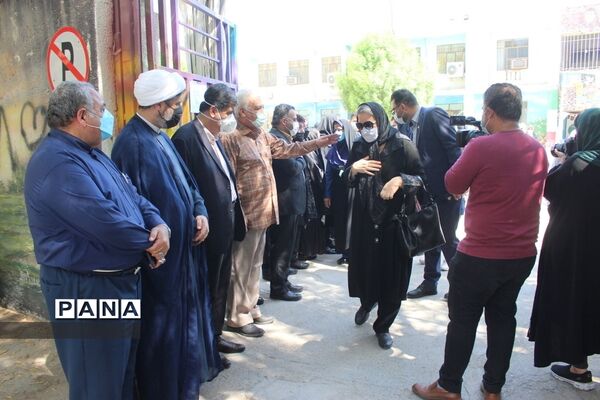 آغاز عملیات اجرایی احداث مدرسه زنده نام رضا دباش در بوشهر