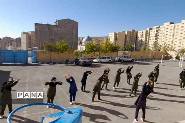 حضور پرشور دانش‌آموزان در مدرسه مرضیه شهرکرد