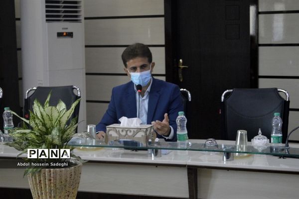 جلسه شورای انجمن و اولیا و مربیان آموزش و پرورش  استان بوشهر