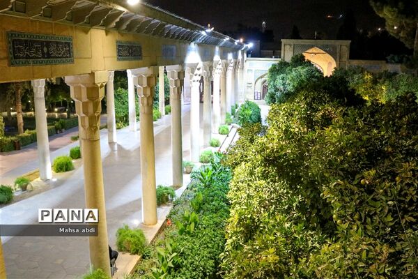 آرامگاه شاعر اهل راز حافظ شیرازی