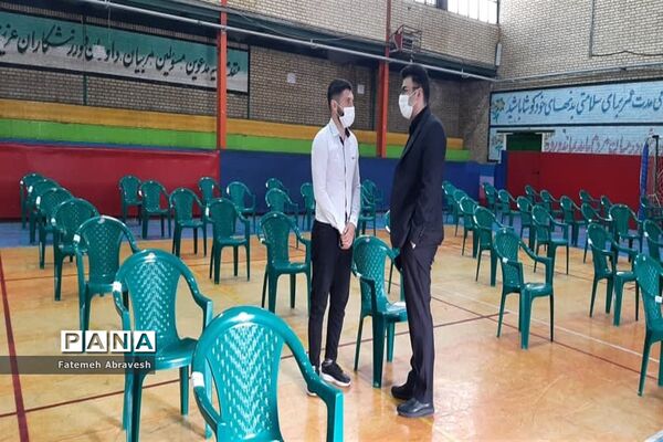 بازدید جهانشاهی  از مراکز واکسیناسیون دانش آموزان، در منطقه ۱۴