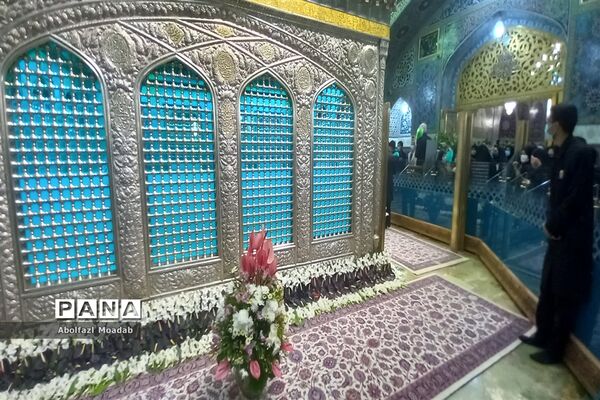 عزاداری پرشور زائرین و مجاورین مشهد مقدس در روز شهادت امام رضا(ع)