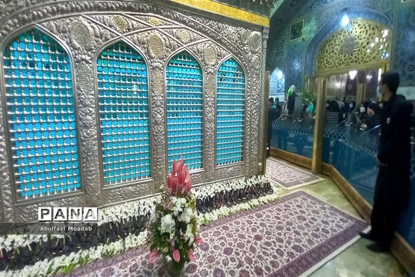 عزاداری پرشور زائرین و مجاورین مشهد مقدس در روز شهادت امام رضا(ع)