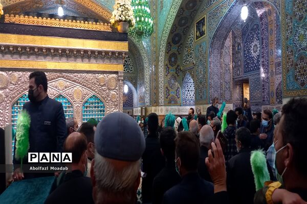 عزاداری پرشور زائرین و مجاورین مشهد مقدس در روز شهادت امام رضا(ع)