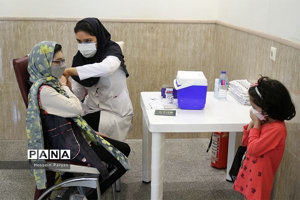 آغاز واکسیناسیون دانش‌آموزان تهرانی