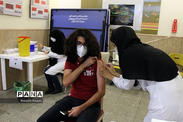 آغاز واکسیناسیون دانش‌آموزان تهرانی