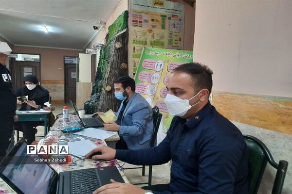 واکسیناسیون دانش‌آموزان رودهن