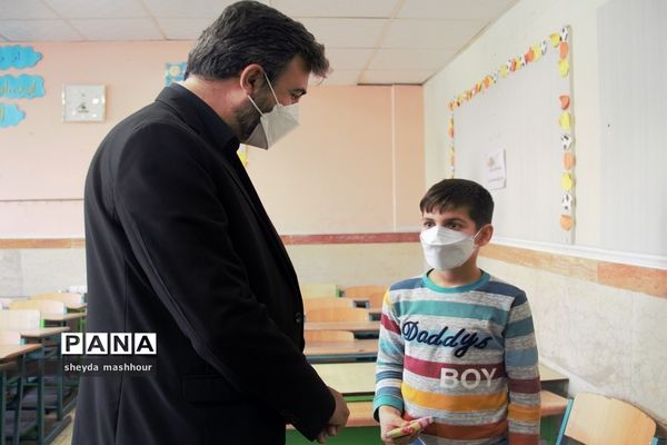 واکسیناسیون دانش‌آموزان مدارس ناحیه یک ری