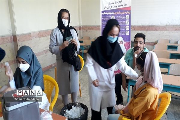 اجرای  طرح واکسیناسیون دانش‌آموزان در ملارد