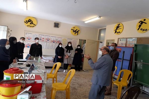 بازدید از مراکز واکسیناسیون  دانش آموزان منطقه ۱۳