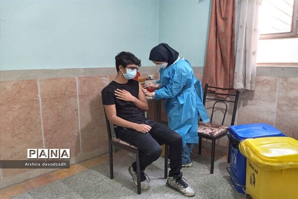 واکسیناسیون دانش‌آموزان در شهرستان قدس