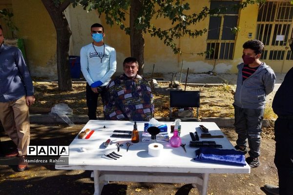 برپایی غرفه‌های مهربانی و کمک‌های مومنانه درمحله کیانشهر منطقه ۱۵