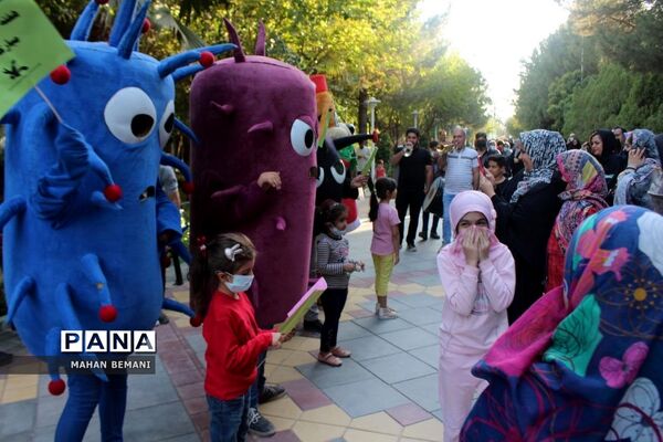 «شادپیمایی عروسک ها» به مناسبت هفته ملی کودک در قم
