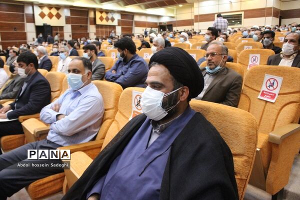 دیدار رئیس جمهوری با نخبگان ، علما ، خانواده شهدا ، ایثارگران و جمعی از اقشار مختلف مردم استان بوشهر